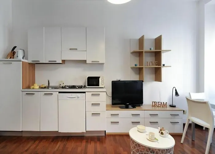 Poggibonsi By Halldis Apartman Milánó