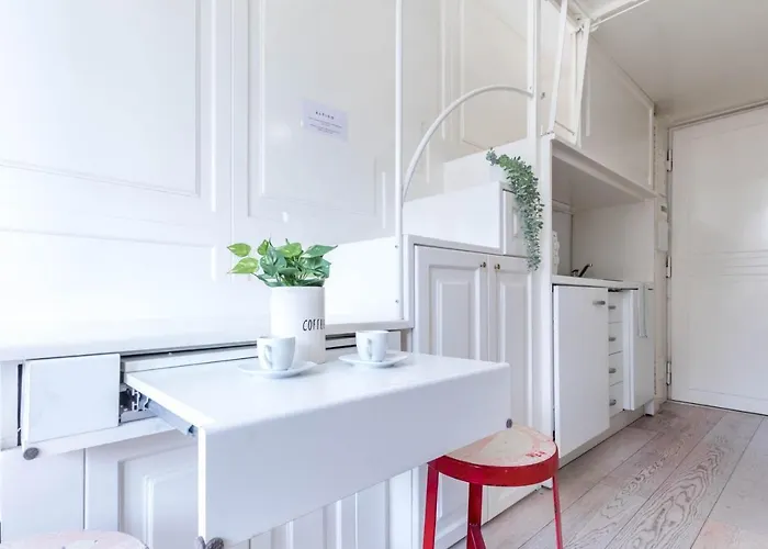 Apartmán Joivy Lovely For 2 With Balcony Near Duomo