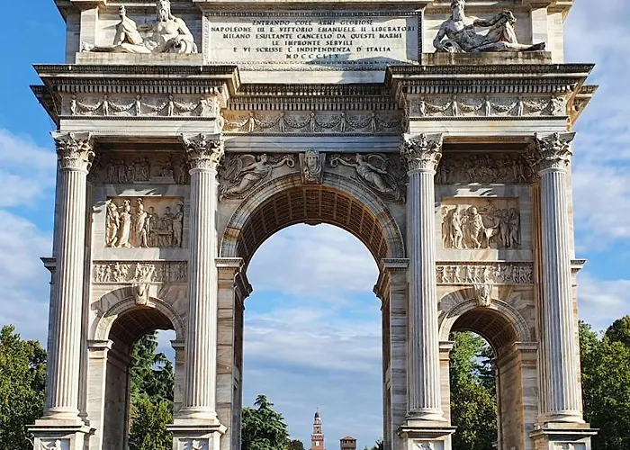 S. Ambrogio Square * Mailand