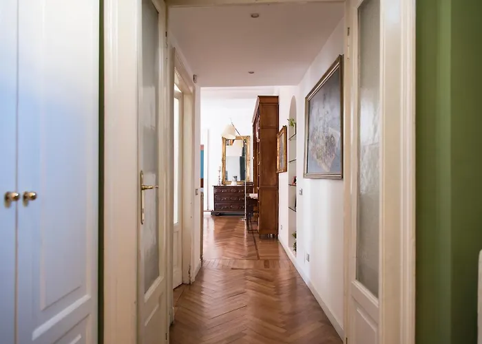 Sophisticated Near Duomo * Milan