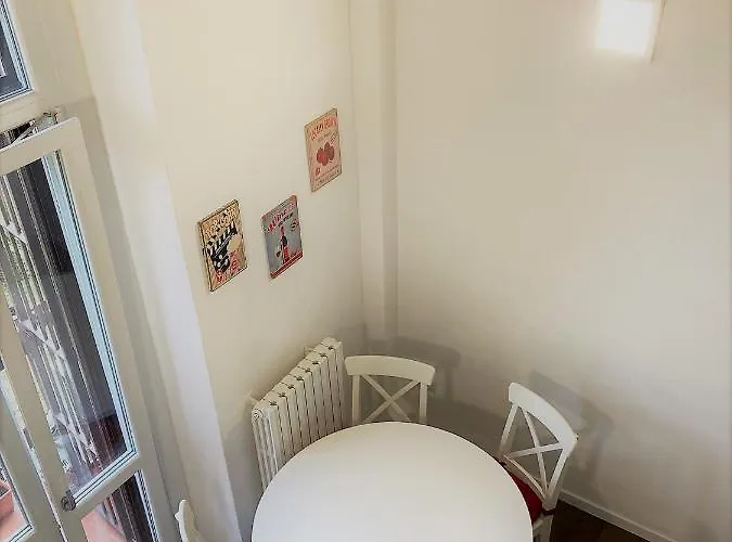 White Flat Puglie Милан