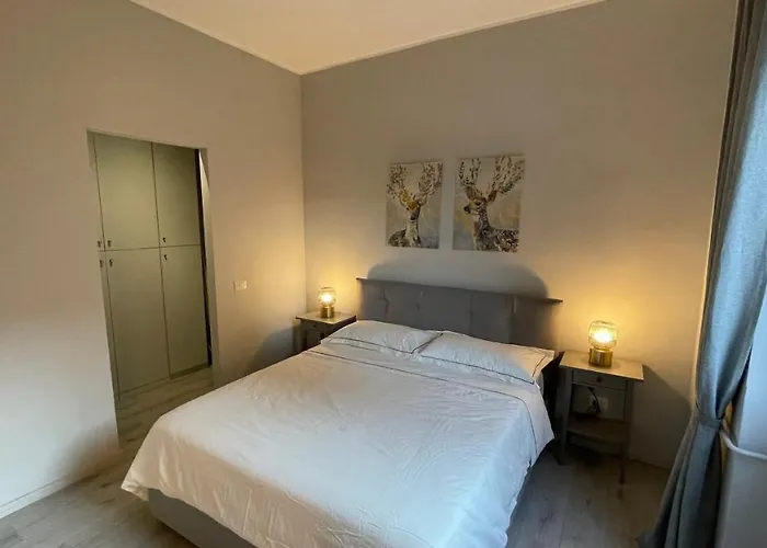 Stilish Few Steps From The Underground 아파트