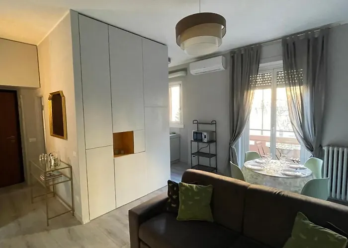 아파트 Stilish Few Steps From The Underground 밀라노