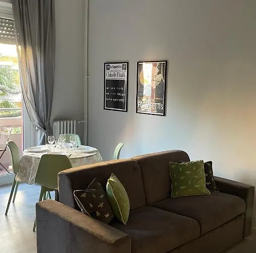 Stilish Few Steps From The Underground 아파트 밀라노