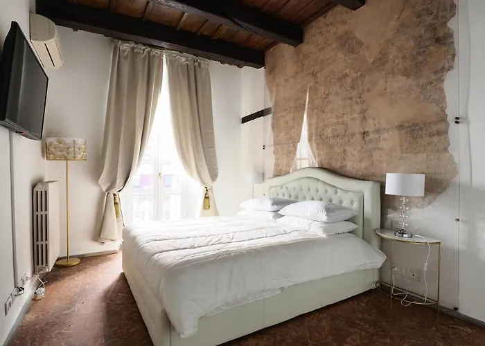 Mila Magenta Apartment