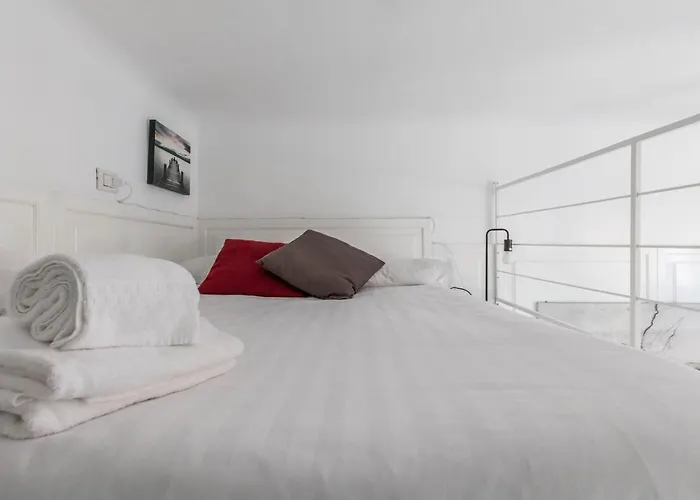 Apartmán Joivy Lovely For 2 With Balcony Near Duomo Milán