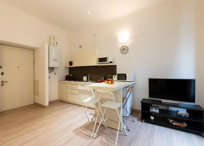 Cosy - Porta Romana M3 Апартаменты *