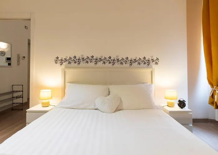 Cosy - Porta Romana M3 Апартаменты