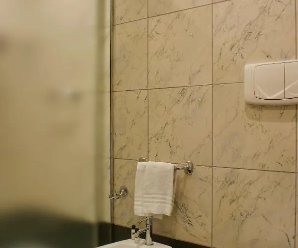 Szálloda Sechi With Parking Milánó