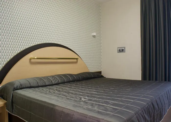 Szálloda Sechi With Parking