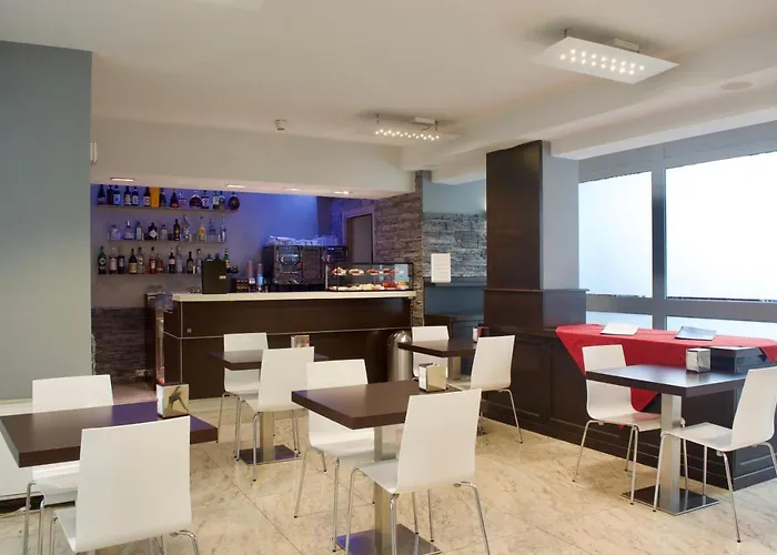 Sechi With Parking Szálloda