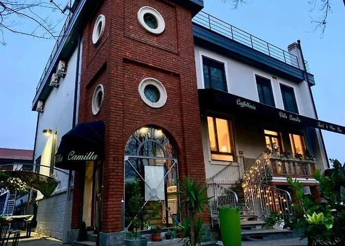 Camilla Easy Metro 4 3*