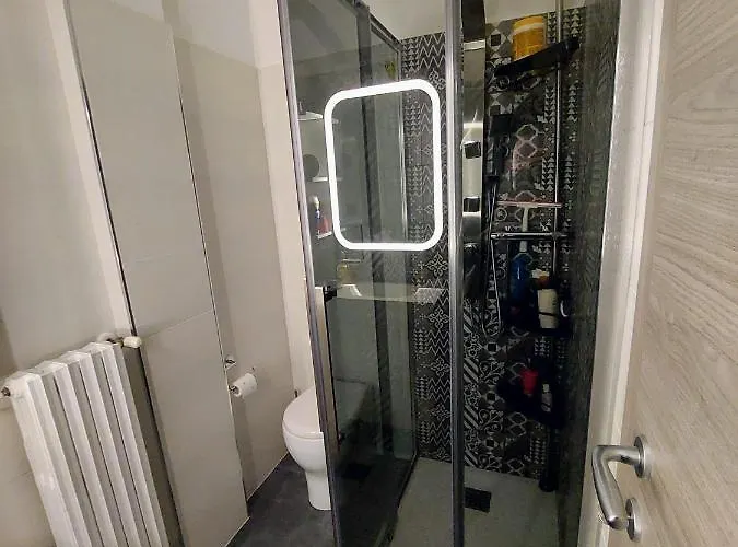 Luminoso A Pochi Minuti Da Duomo E Fiera *