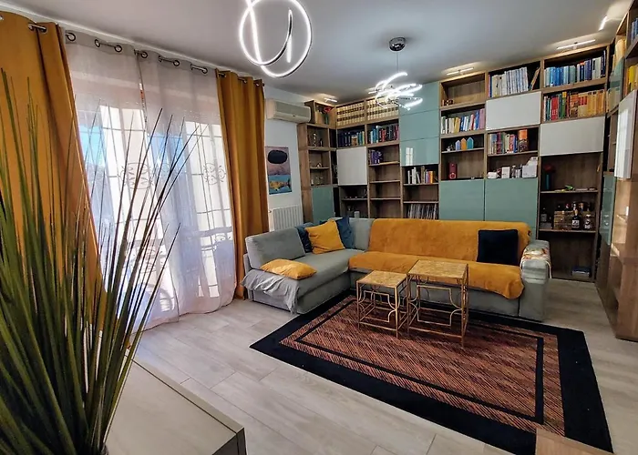 Luminoso A Pochi Minuti Da Duomo E Fiera Apartamento *