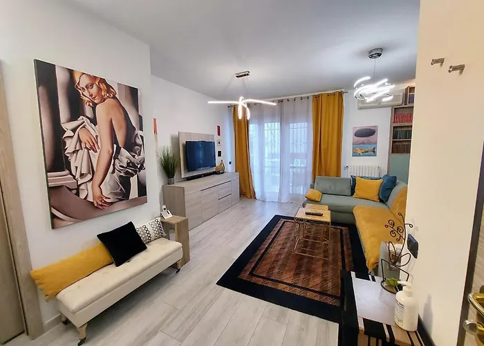 Luminoso A Pochi Minuti Da Duomo E Fiera Apartamento *