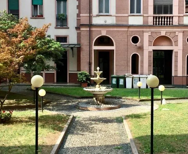 The Travel Lovers * ميلان