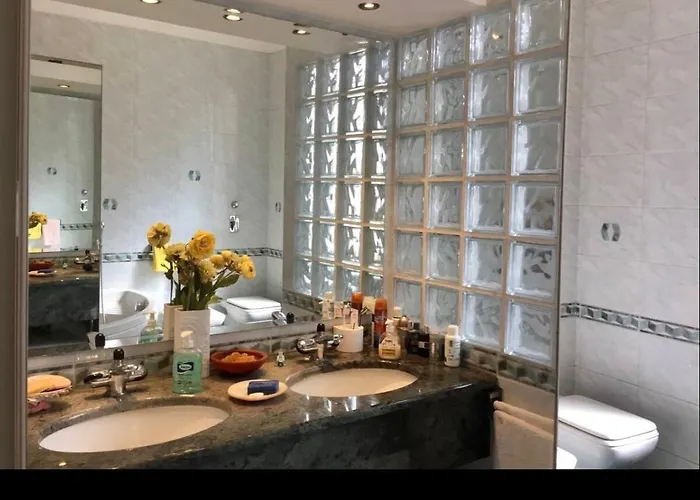 The Travel Lovers ميلان