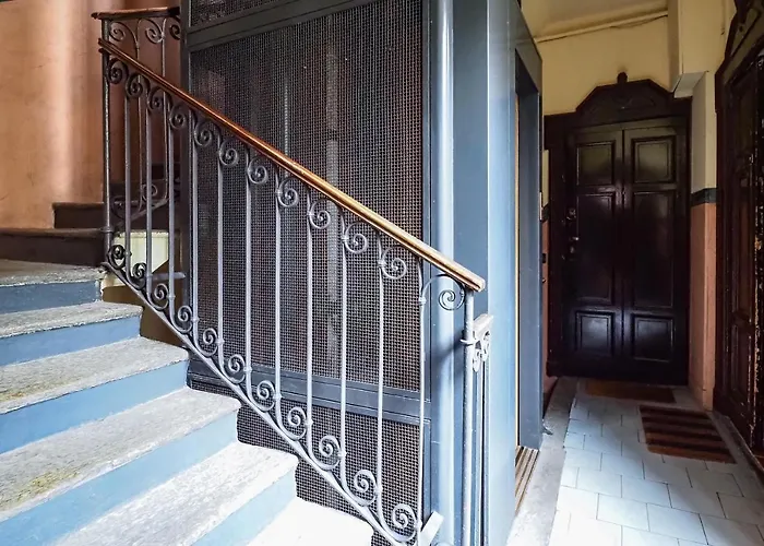 Mila Alessi * Milán