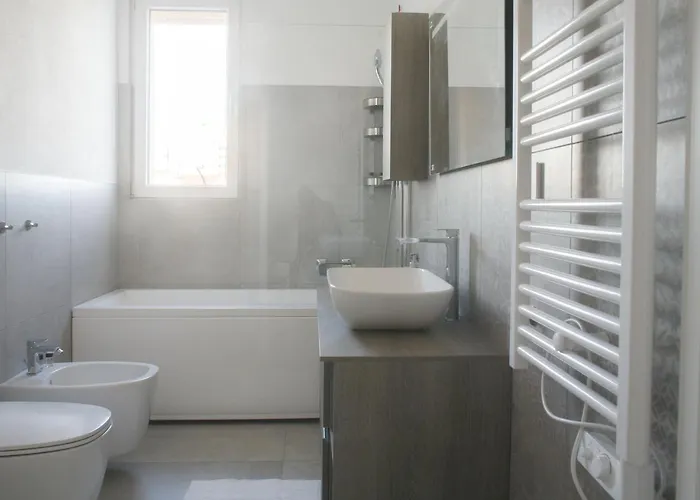 Bnbutler - Govone - Ampio E Luminoso Con Terrazza