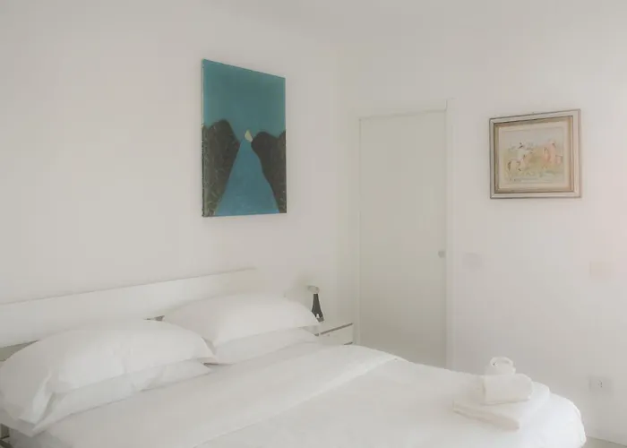 아파트 Bnbutler - Govone - Ampio E Luminoso Con Terrazza