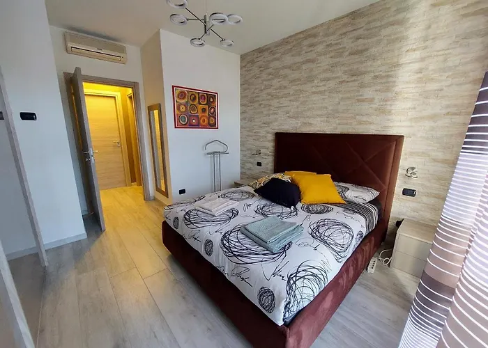 Luminoso A Pochi Minuti Da Duomo E Fiera * Milán