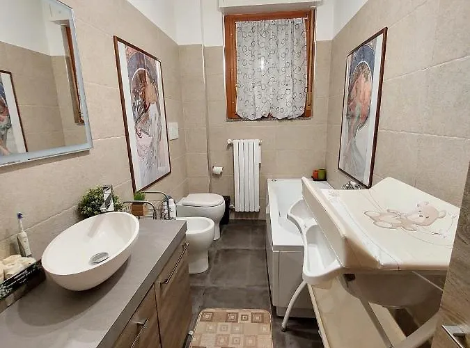 Luminoso A Pochi Minuti Da Duomo E Fiera Apartamento