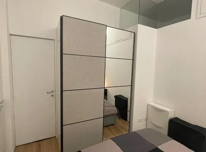 Red Bricks - Porta Romana Apartamento *