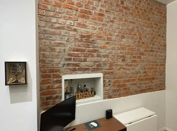 Red Bricks - Porta Romana *