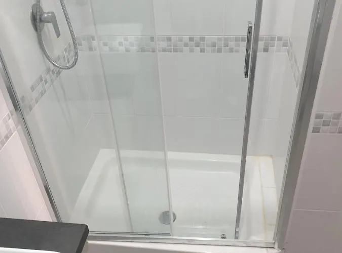 Michelangelo 30 Moderno Vicino Bosco Verticale アパート ミラノ