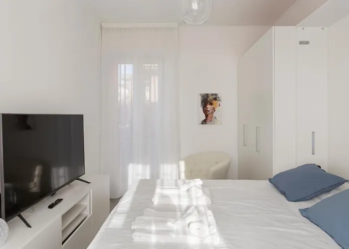 Hostmate -milano - Strambio - Citta Studi Mediolan