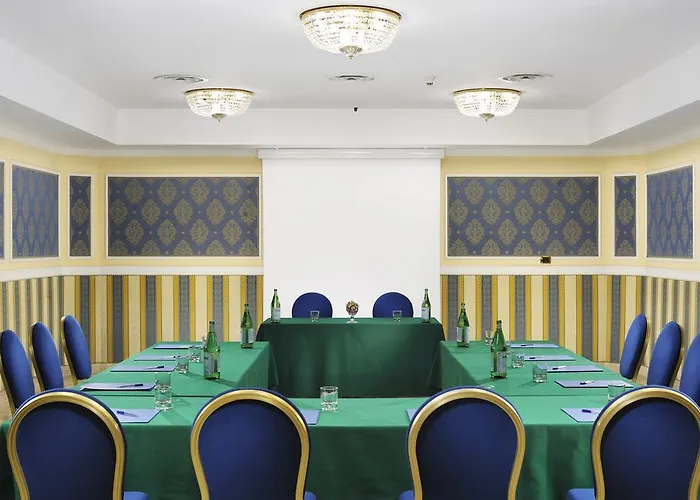 Grand Plaza Hotel 4*