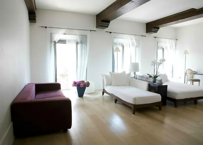 Antica Dei Mercanti מלון 4*