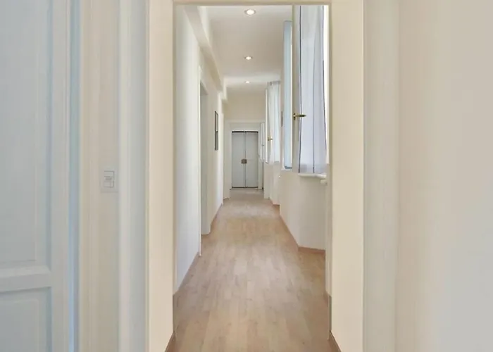 San Vittore - Two Bedroom By Halldis דירה *