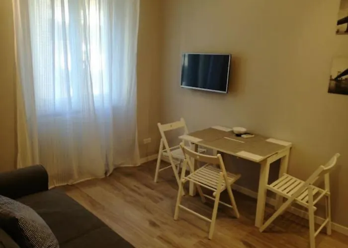 Metro Stazione Centrale / Repubblica Apartmán