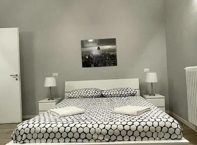 Jr Mm3 Repubblica -stazione-centro Direz- C3 Apartmán