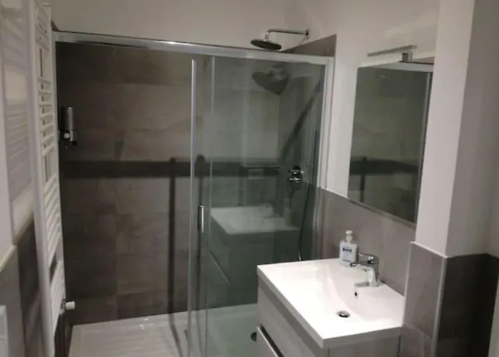 Metro Stazione Centrale / Repubblica Apartmán Milán