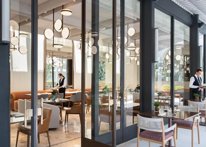Four Seasons Hotel