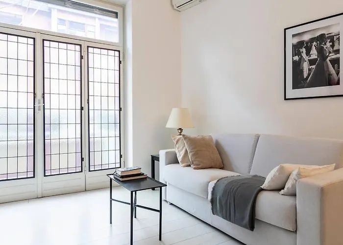 Anita Flexyrent In Brera District A.c. Wifi דירה