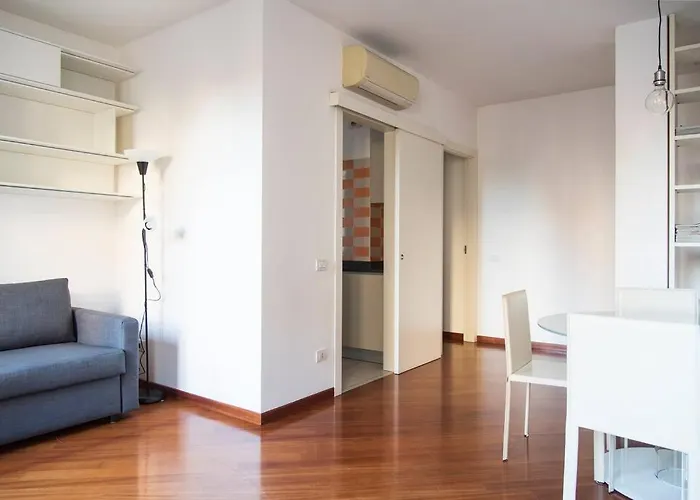 Youhosty - Magolfa 21 *