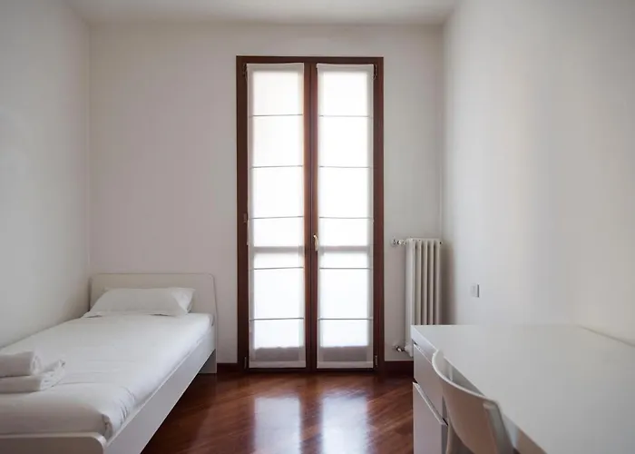 Youhosty - Magolfa 21 *