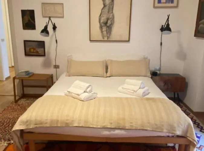 Salasco 20 - Bocconi Porta Romana Stylish Apt! Appartamento Milano