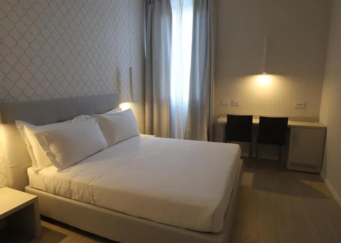 Отель Cadorna Luxury Милан