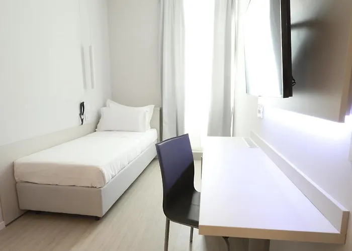 Cadorna Luxury Отель 2*