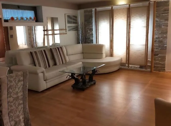 Taverna Zen アパート