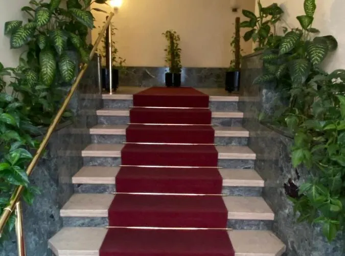 Salasco 20 - Bocconi Porta Romana Stylish Apt! Appartamento *