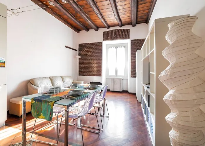 Guesthost - Porta Romana & Bocconi Cosy Apartamento