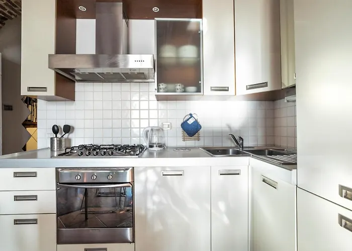 Apartamento Guesthost - Porta Romana & Bocconi Cosy *
