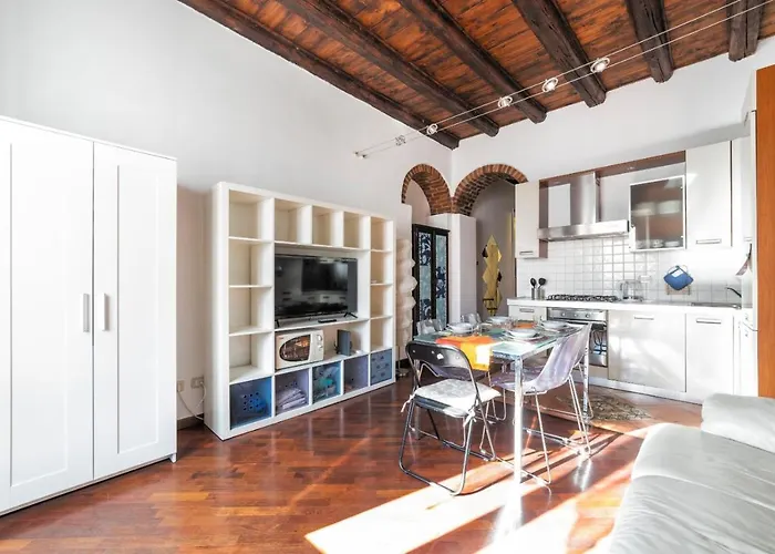 Guesthost - Porta Romana & Bocconi Cosy Apartamento *