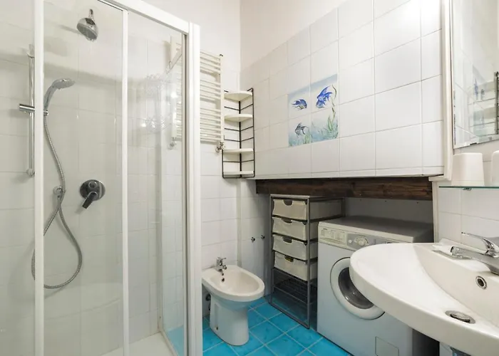 Guesthost - Porta Romana & Bocconi Cosy Apartamento