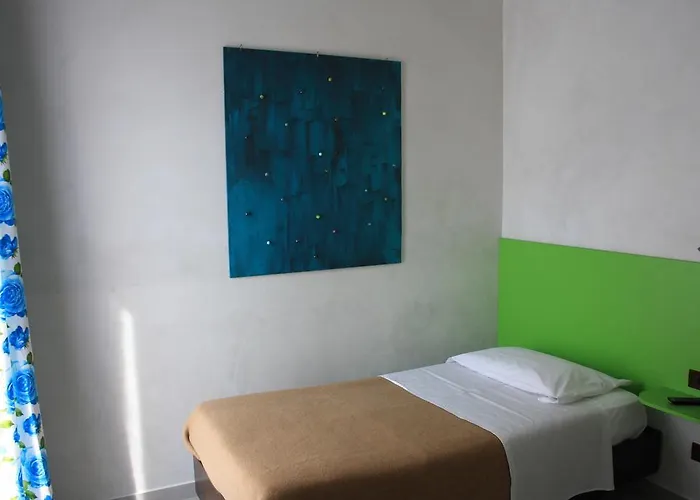 38 Hotell 3*